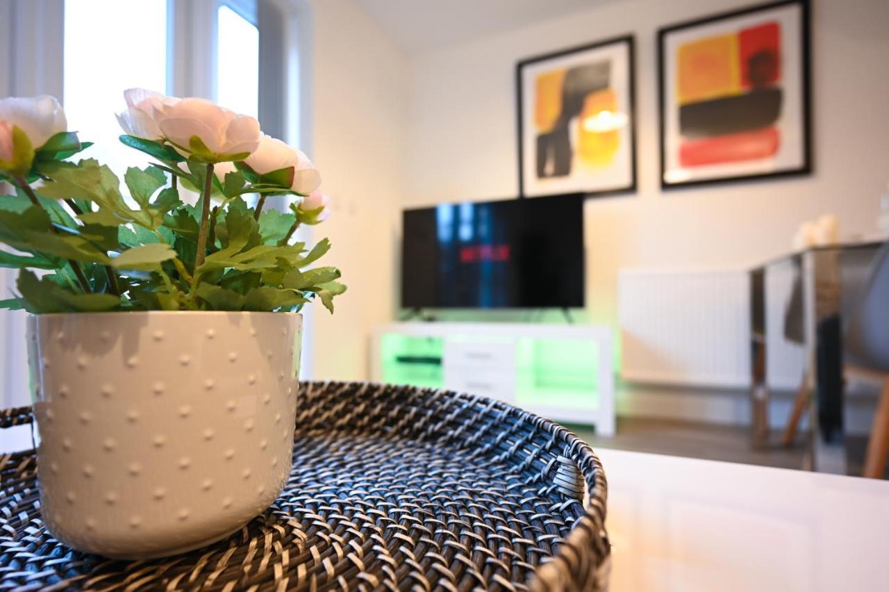 Luxury 4 Bed House With Gated Parking In The Heart Of Birmingham! Exterior foto