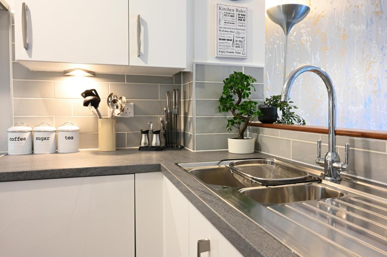 Luxury 4 Bed House With Gated Parking In The Heart Of Birmingham! Exterior foto