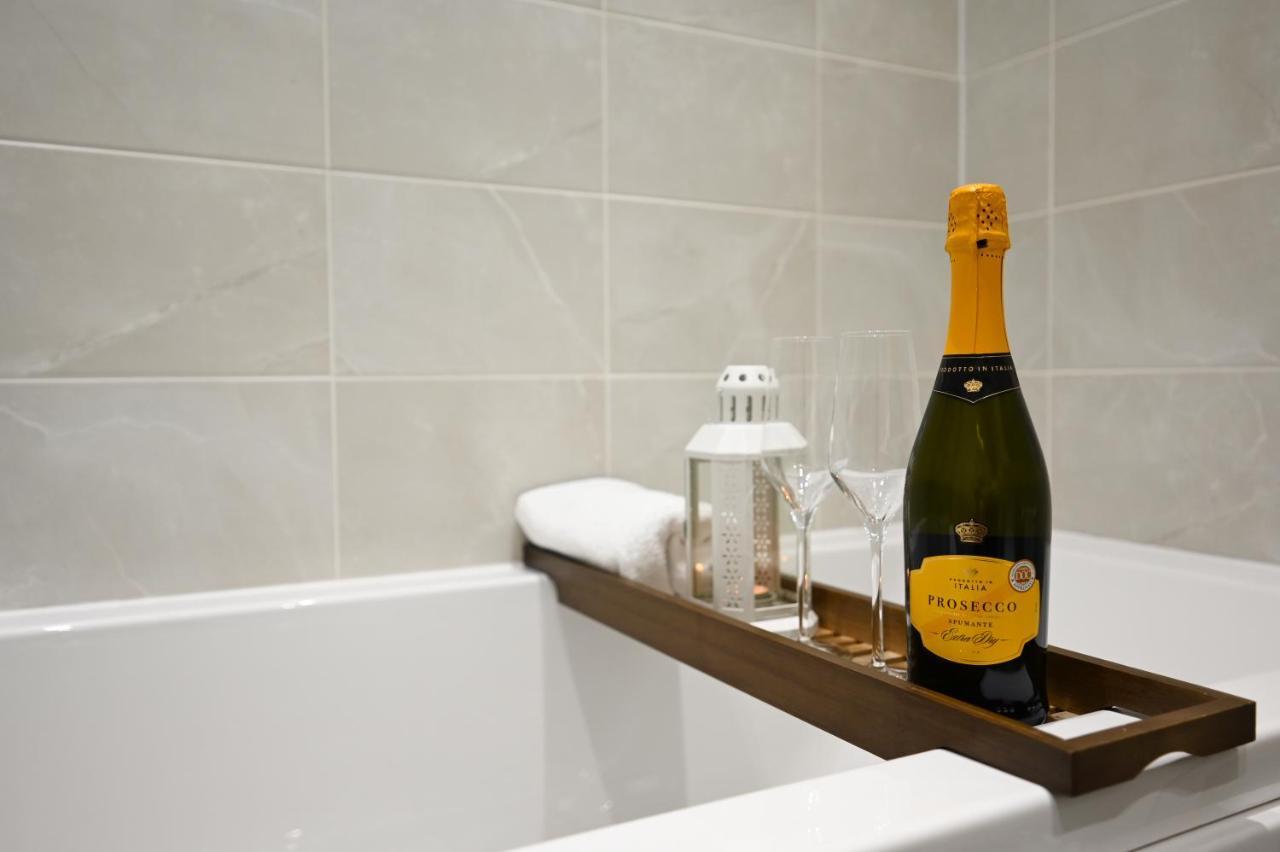 Luxury 4 Bed House With Gated Parking In The Heart Of Birmingham! Exterior foto