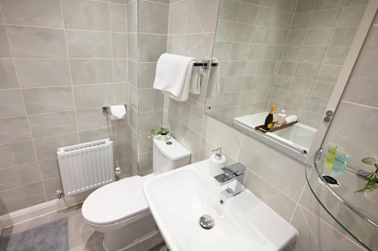 Luxury 4 Bed House With Gated Parking In The Heart Of Birmingham! Exterior foto