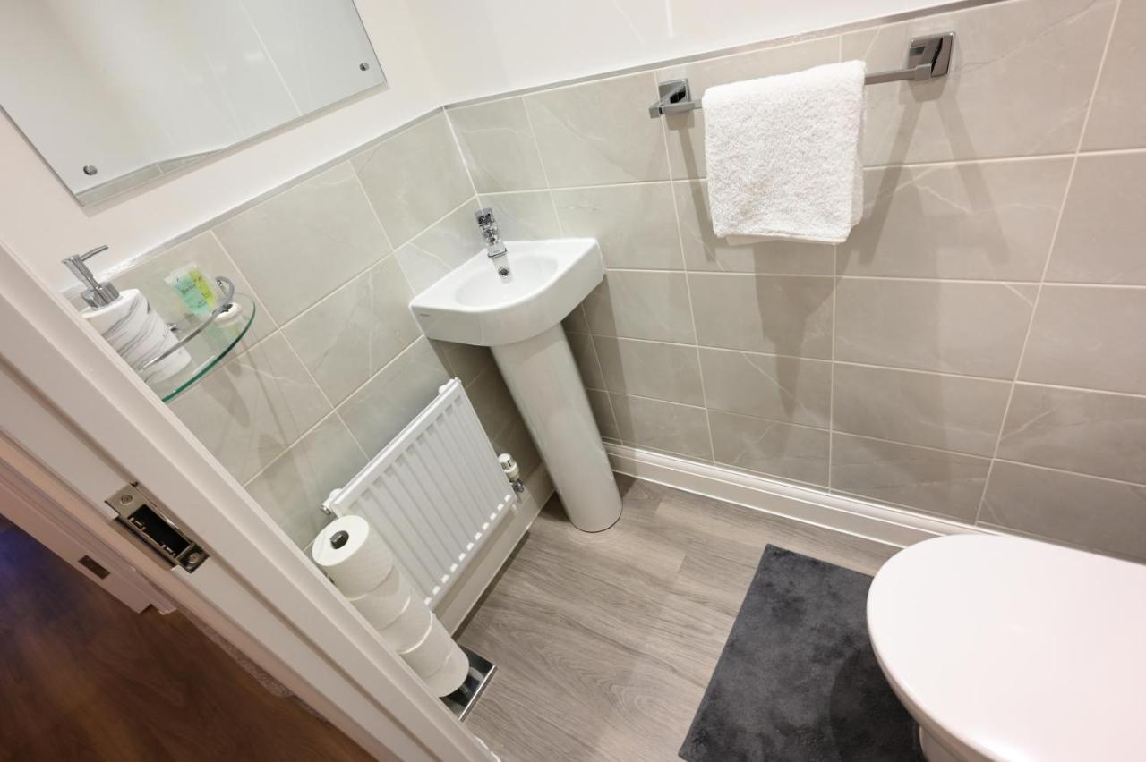 Luxury 4 Bed House With Gated Parking In The Heart Of Birmingham! Exterior foto