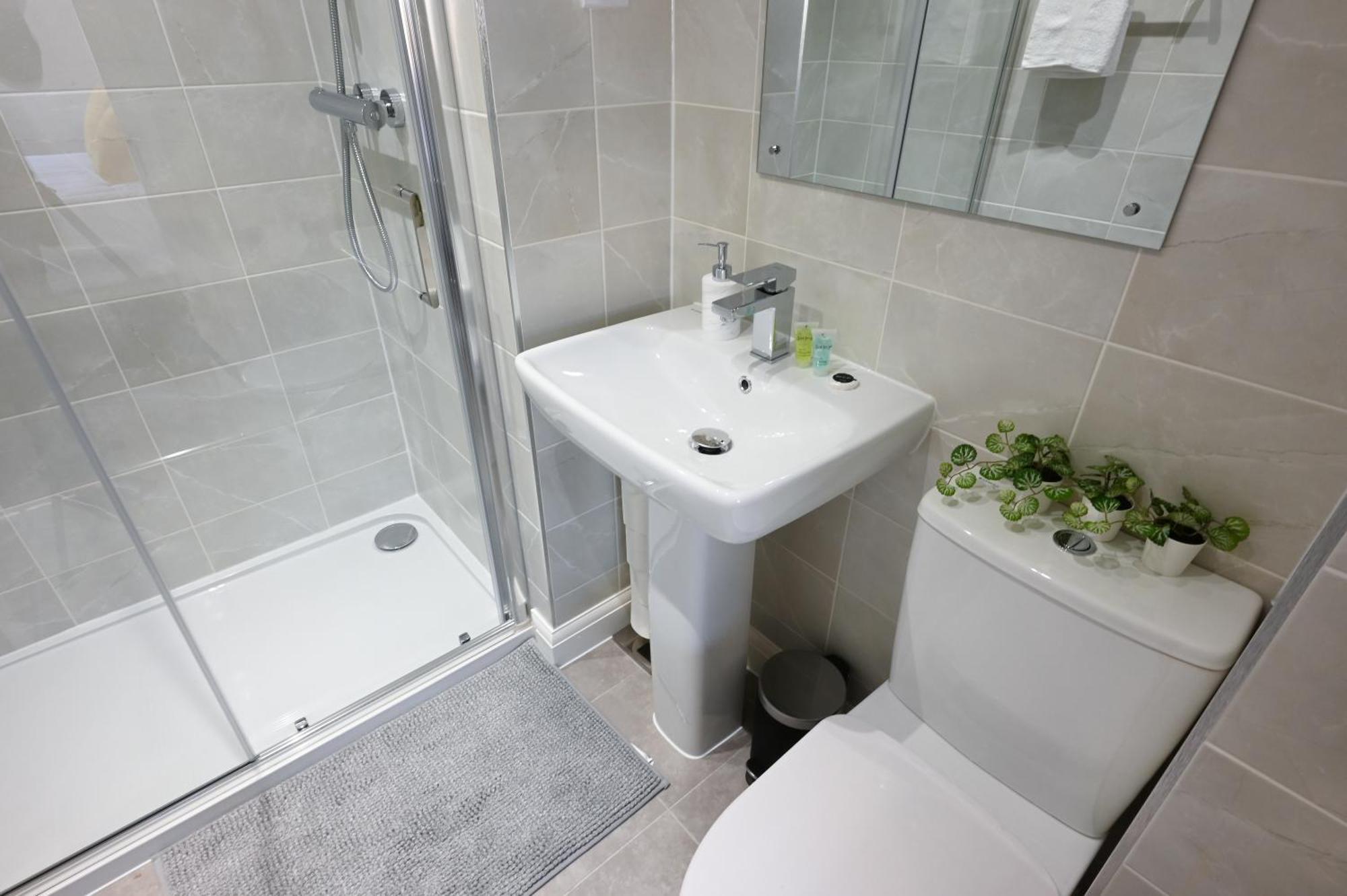 Luxury 4 Bed House With Gated Parking In The Heart Of Birmingham! Exterior foto