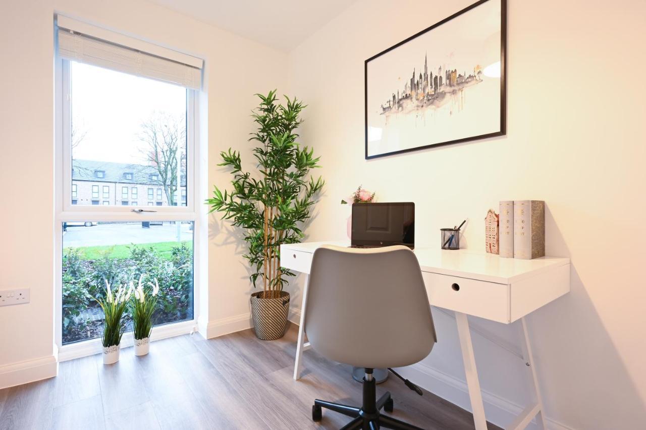 Luxury 4 Bed House With Gated Parking In The Heart Of Birmingham! Exterior foto