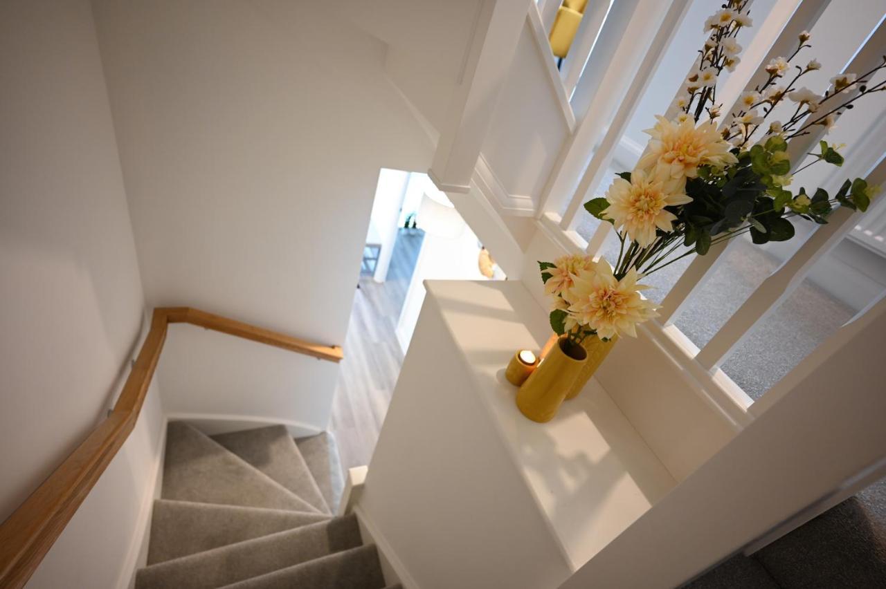 Luxury 4 Bed House With Gated Parking In The Heart Of Birmingham! Exterior foto