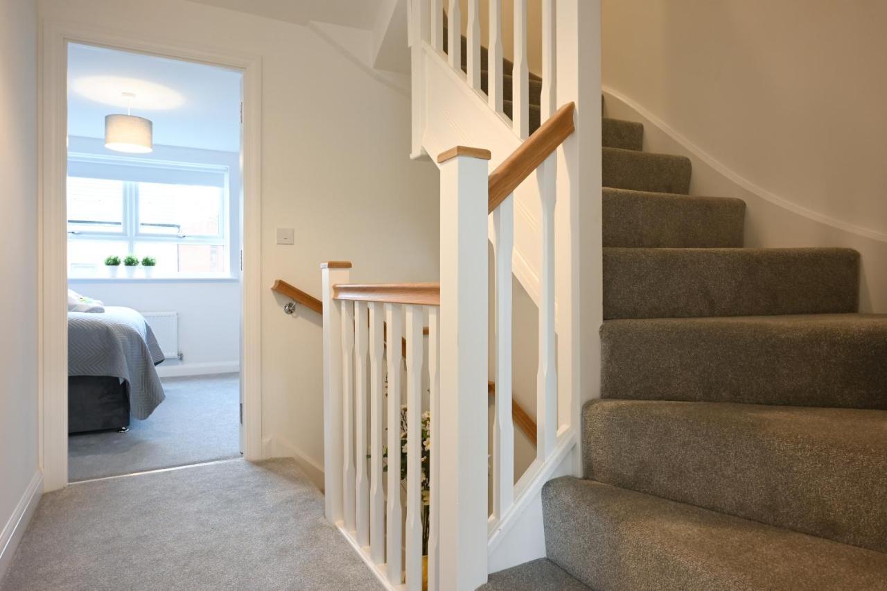 Luxury 4 Bed House With Gated Parking In The Heart Of Birmingham! Exterior foto
